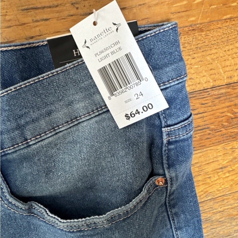 Nanette Lepore Plus Size Jean Shorts New Size 24 Stretchy - Picture 2 of 7